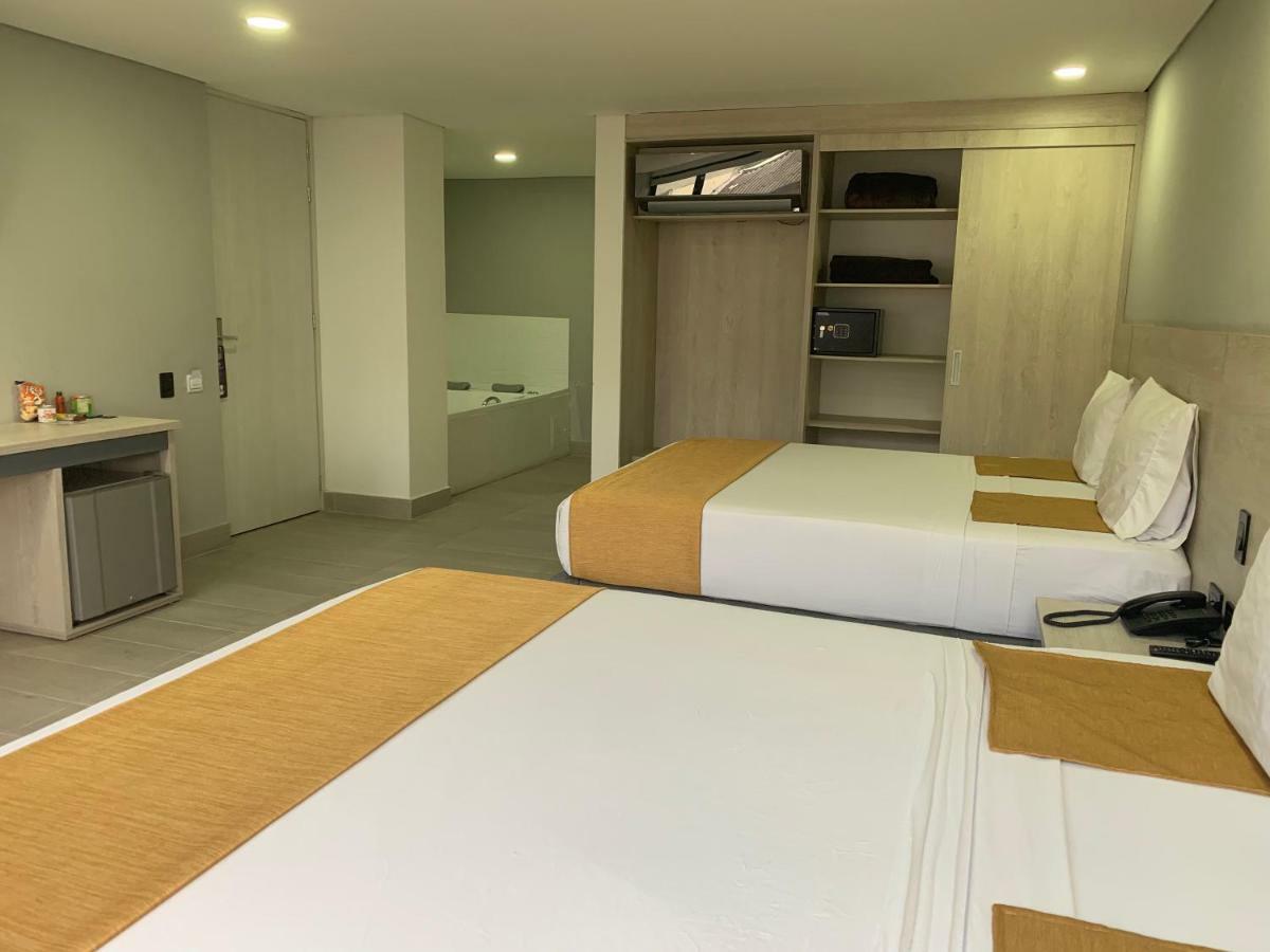 Hotel Loup Medellín Buitenkant foto